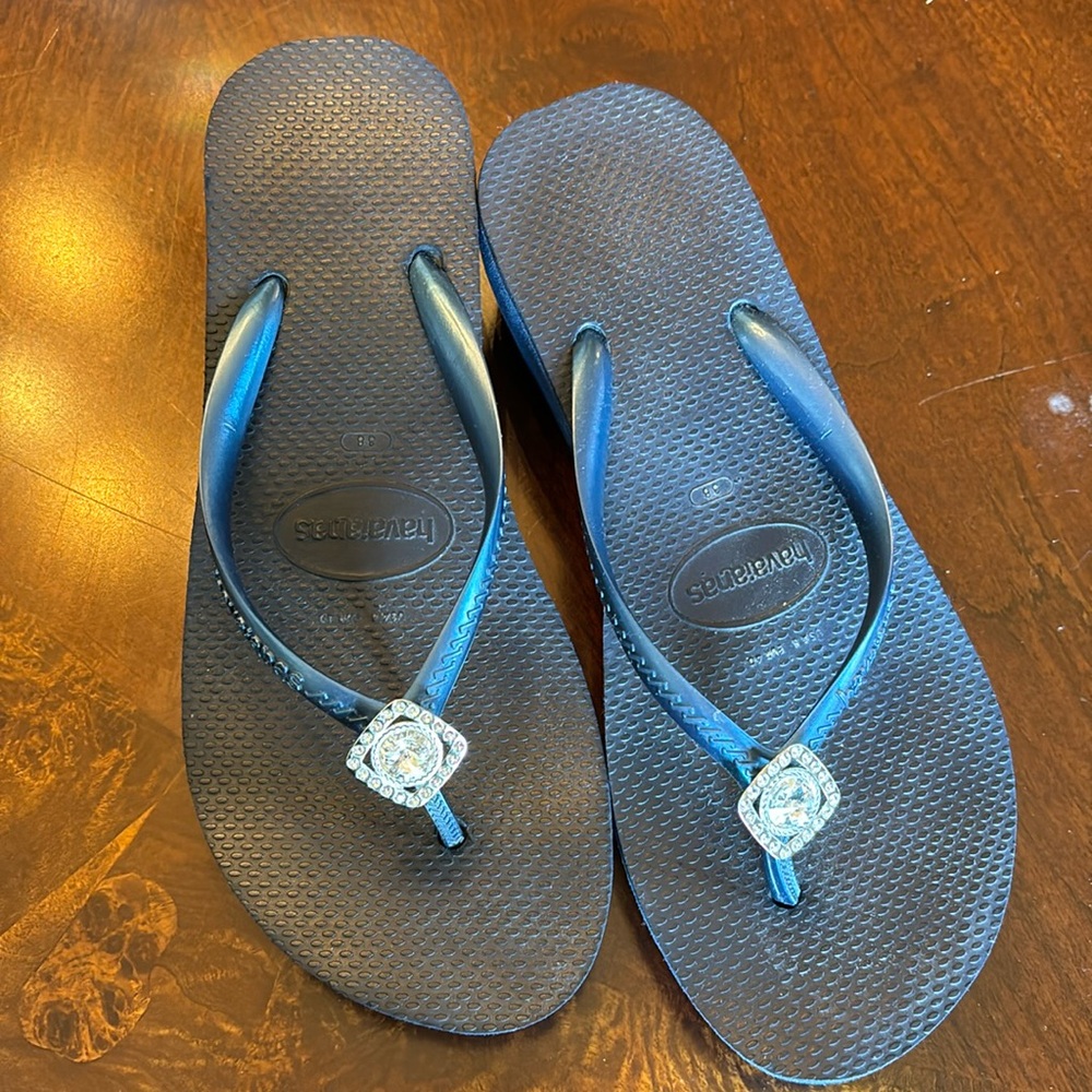 Havainas blue thong jeweled sandal